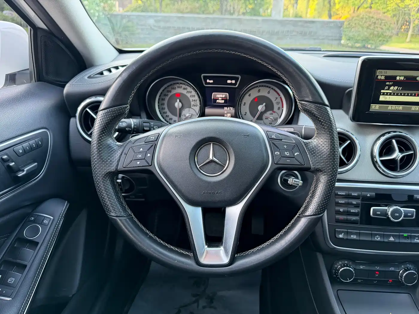 Mercedes-Benz GLA 2016 GLA 220 4MATIC Fashion фото 10
