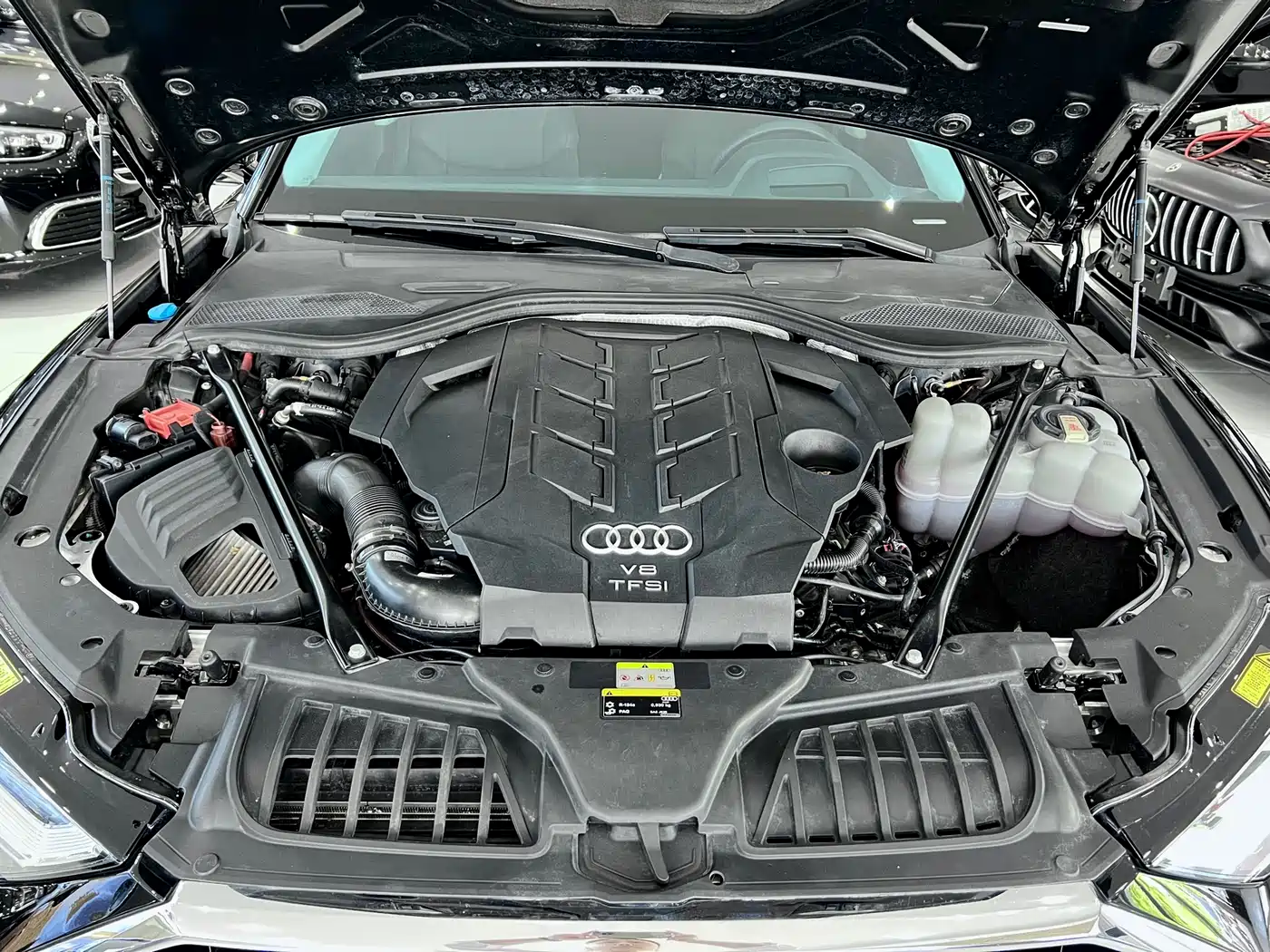 Audi A8 2021 A8L 60 TFSI quattro Premium фото 31