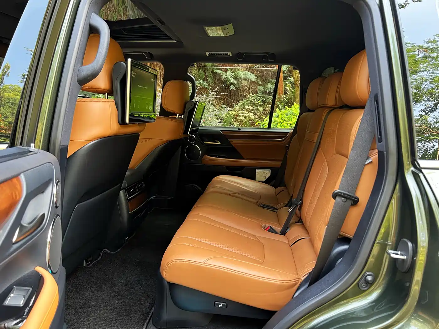 Lexus LX фото 11