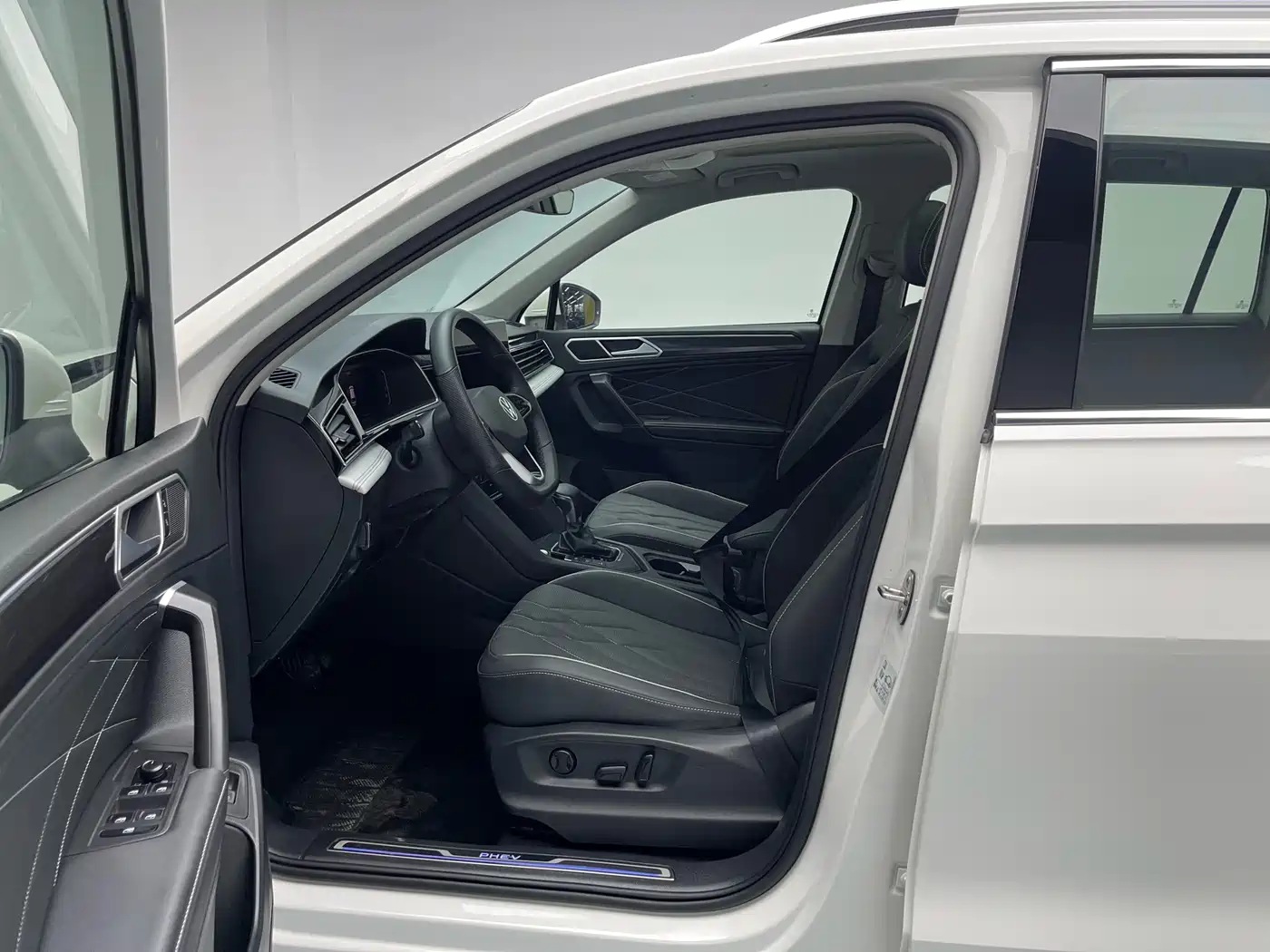 Volkswagen Tiguan L PHEV 2022 430PHEV Plug-in Hybrid Premium фото 14