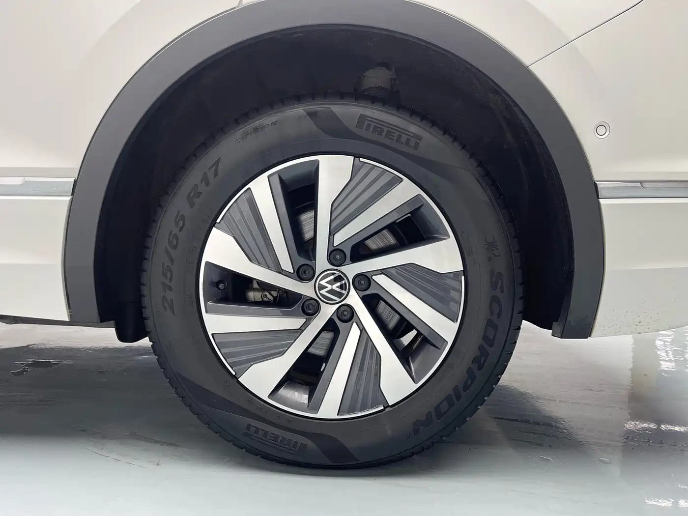 Volkswagen Tiguan L PHEV 2022 430PHEV Plug-in Hybrid Premium фото 23