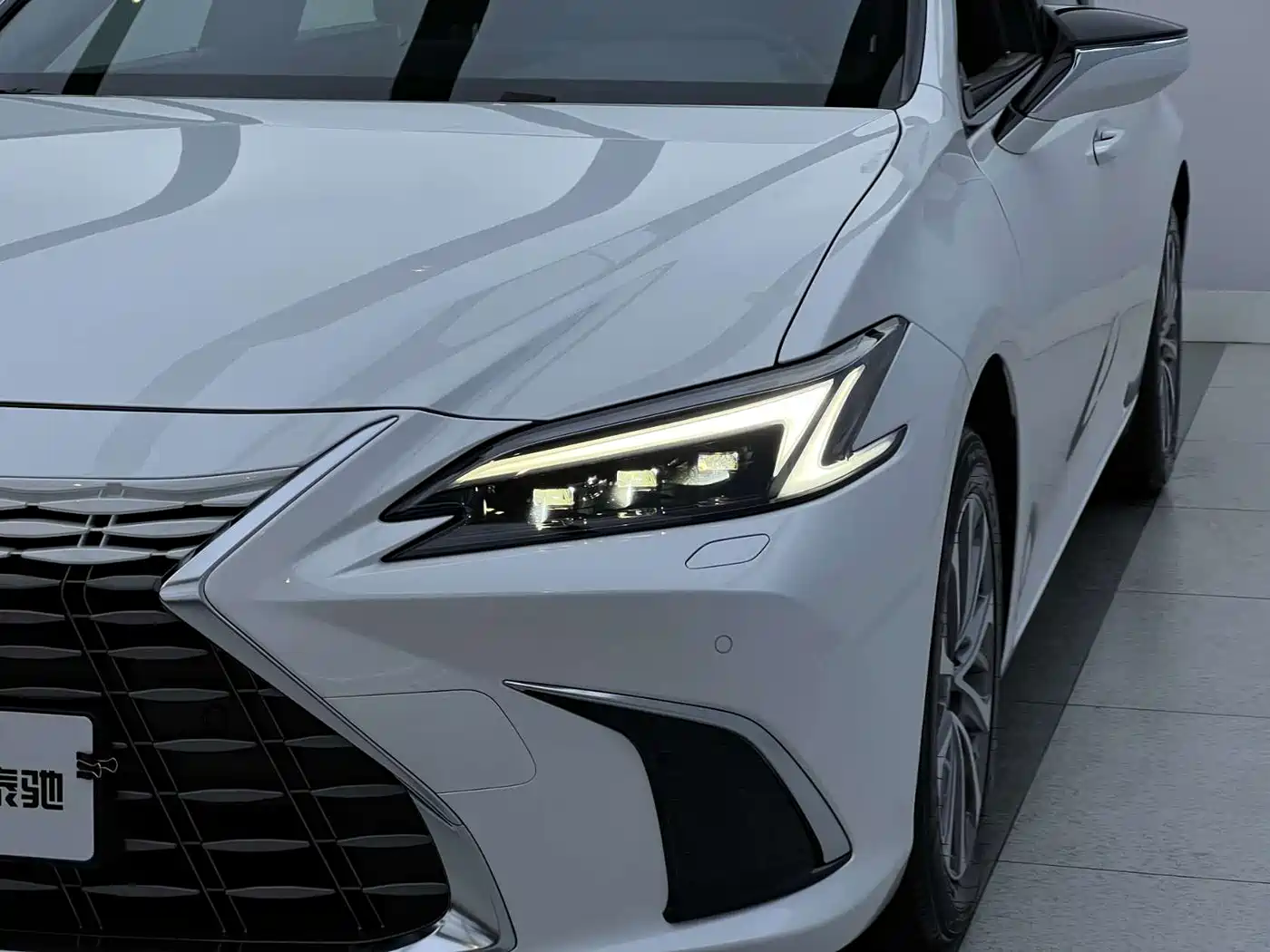 Lexus ES 2025 2025 200 Ultimate Edition