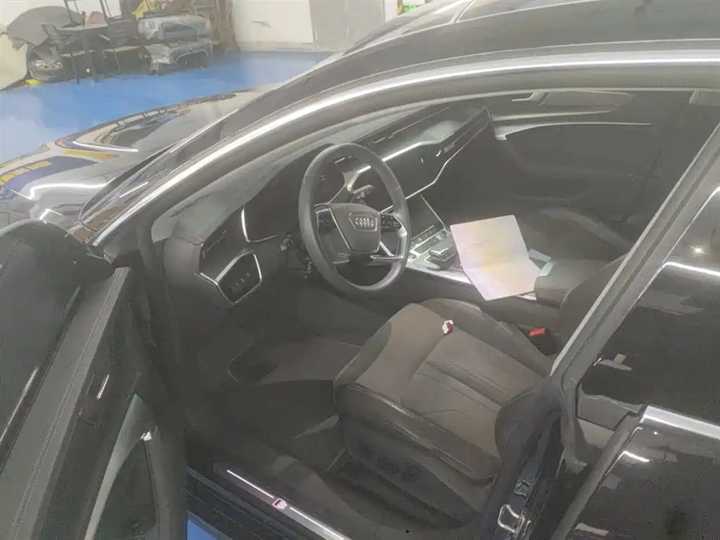 AUDI A7L