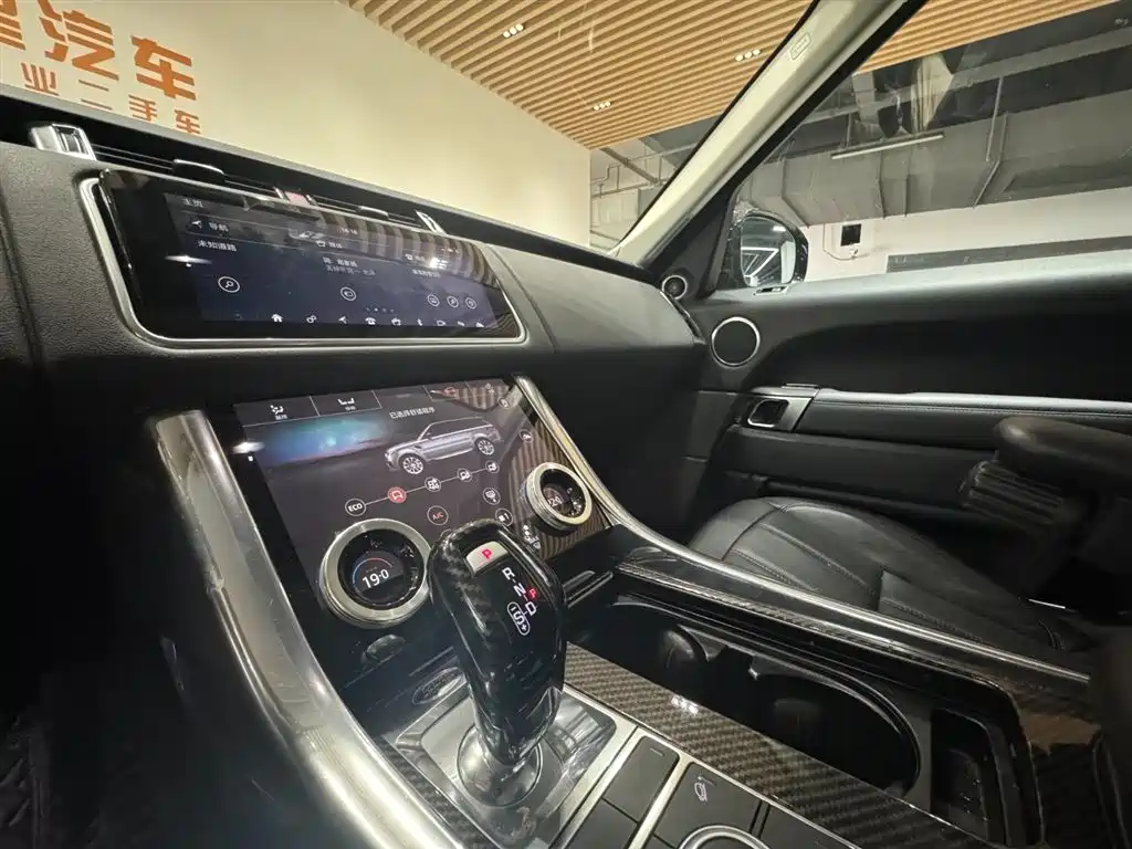 Land Rover Range Rover Sport 2019 3.0 SC V6 Special Edition фото 10