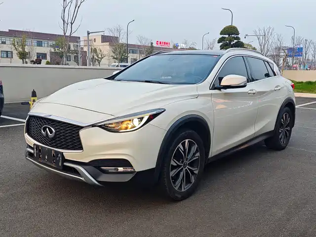 INFINITI QX30