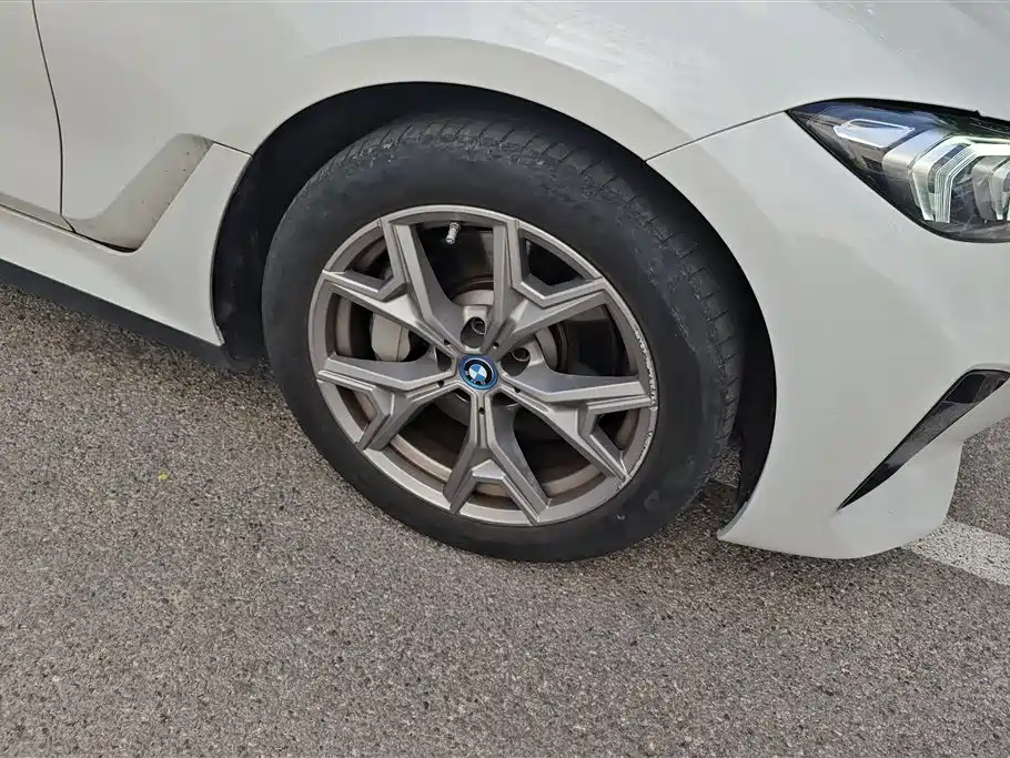 BMW i3 2022 eDrive 35 L фото 6