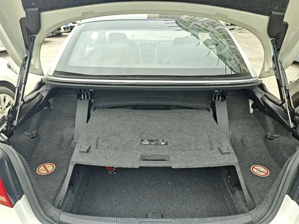 Volkswagen Eos 2011 Model 2.0TSI фото 15