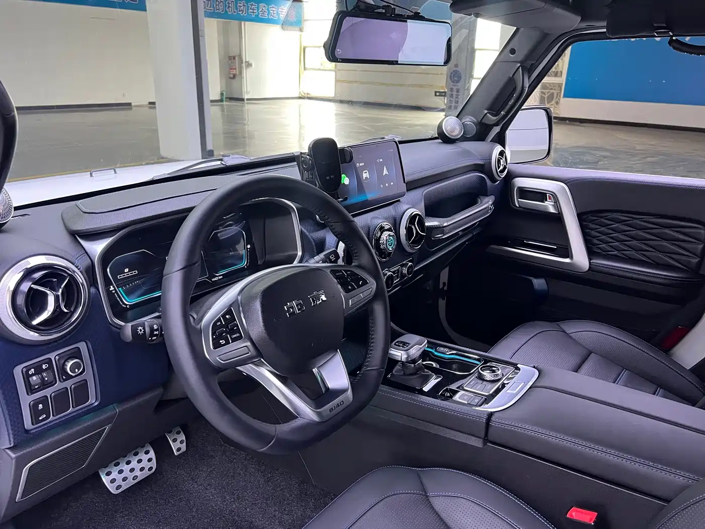 BAIC ORV Beijing Offroad BJ40 2024 2.0T Urban Hunter Glory Edition фото 12