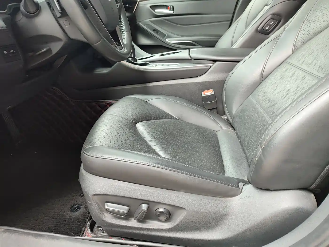 Toyota Avalon 2021 2.5L Luxury Edition фото 9