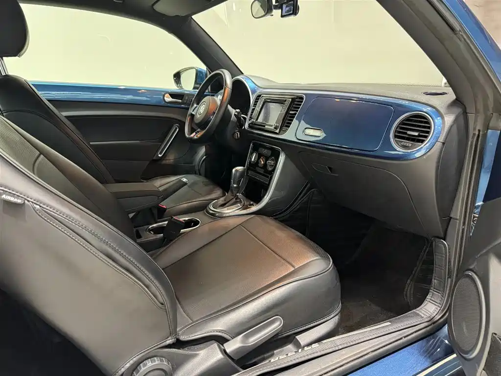 Volkswagen Beetle 2018 180TSI Easy Joy Edition фото 18