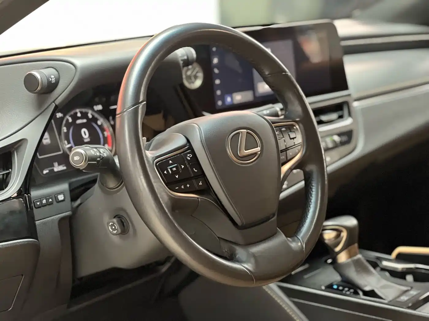 Lexus ES 2022 260 Excellence Edition фото 7