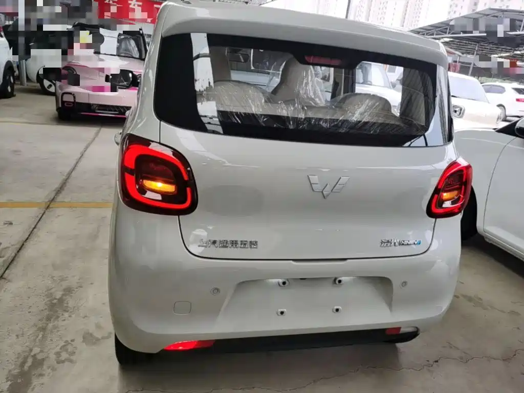 Wuling Motors Hongguang MINIEV 2026 2025 4-Door Advanced