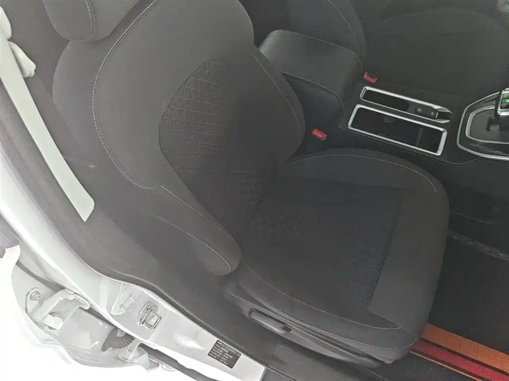 Haval M6 2021 PLUS 1.5T DCT Elite Smart Connect фото 25