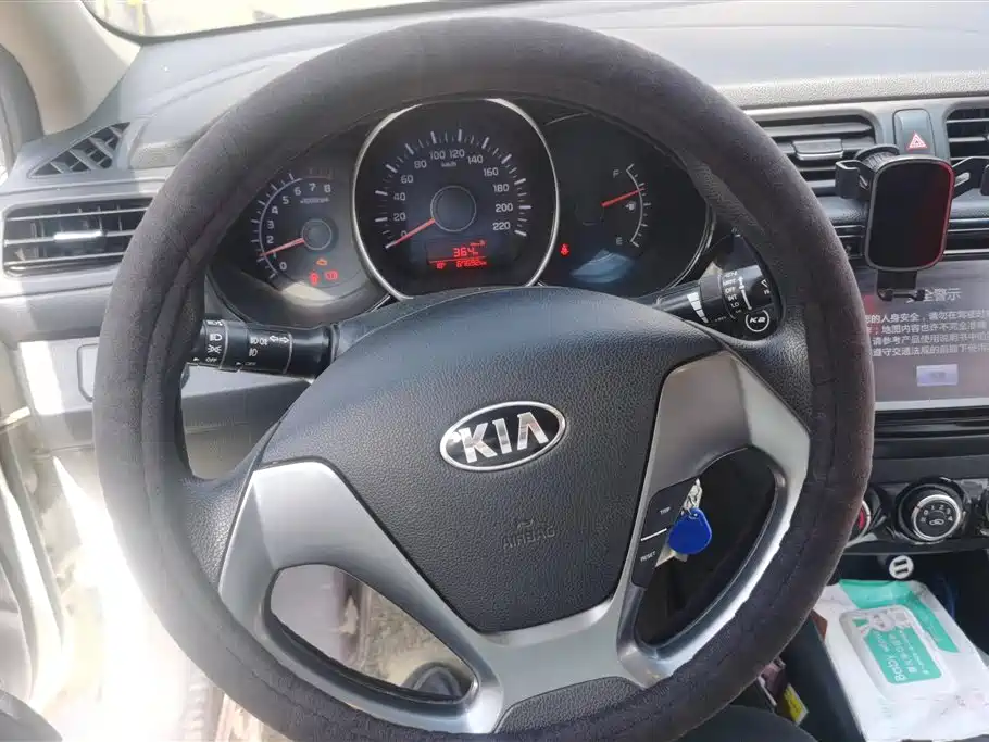 KIA K2