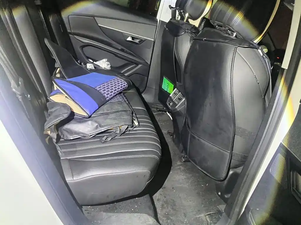 Photo 11 - Peugeot 4008