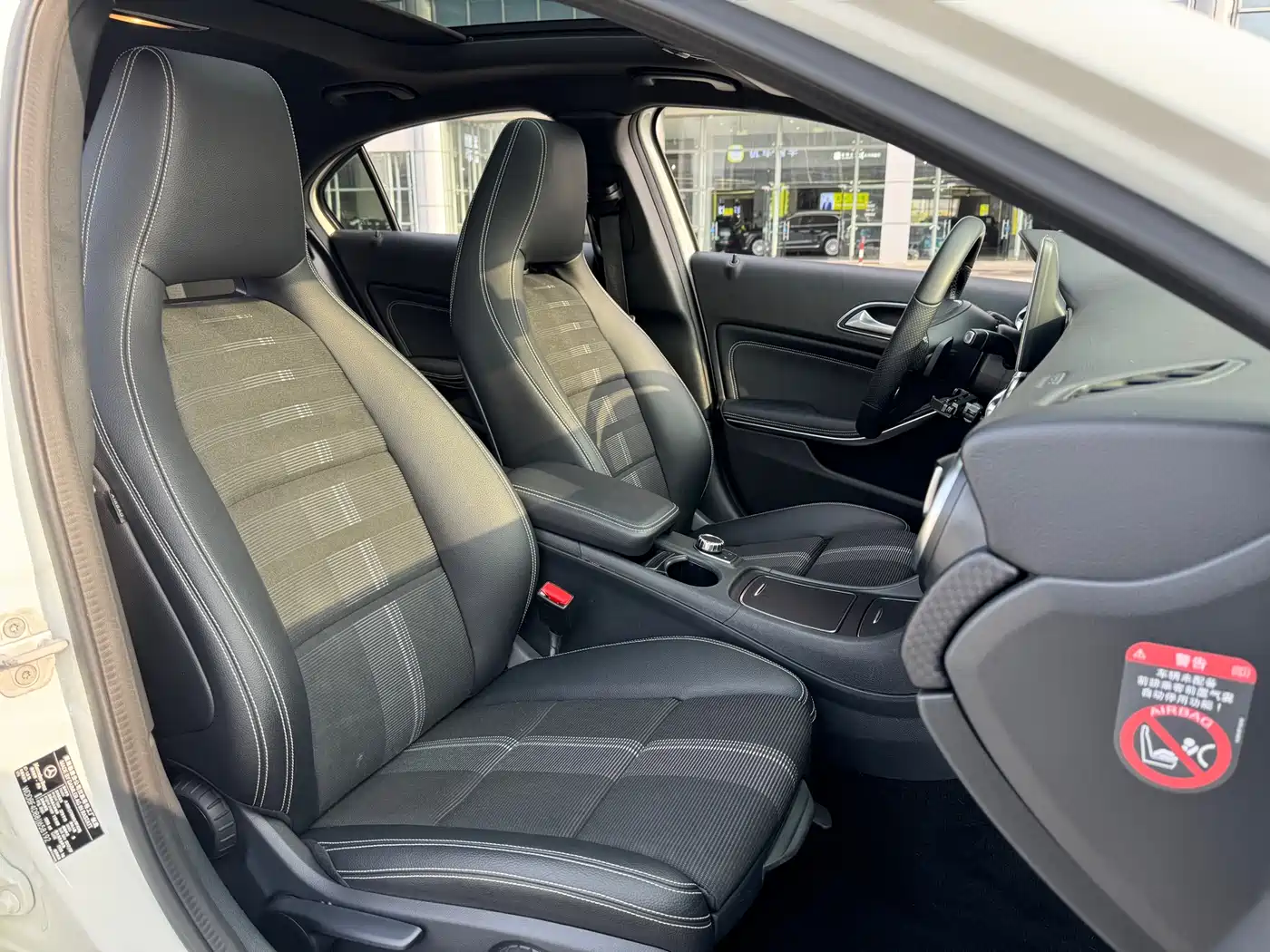 Mercedes-Benz A-Class (Import) 2017 A 200 Fashion Edition фото 8