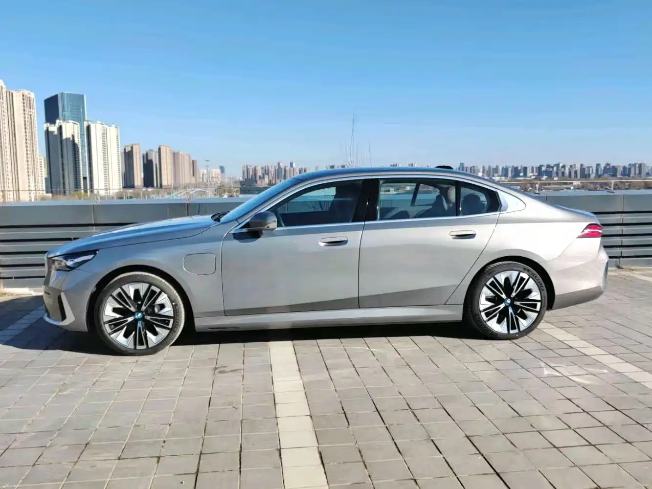 BMW i5 2024 eDrive 35L Premium Luxury Package фото 6