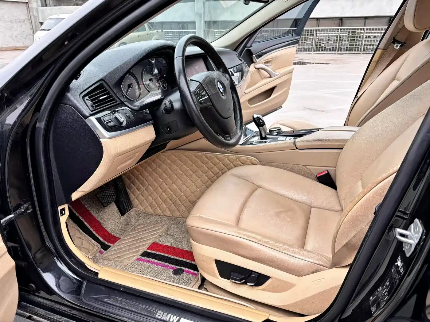 BMW 5 Series 2012 520Li Elegance фото 4