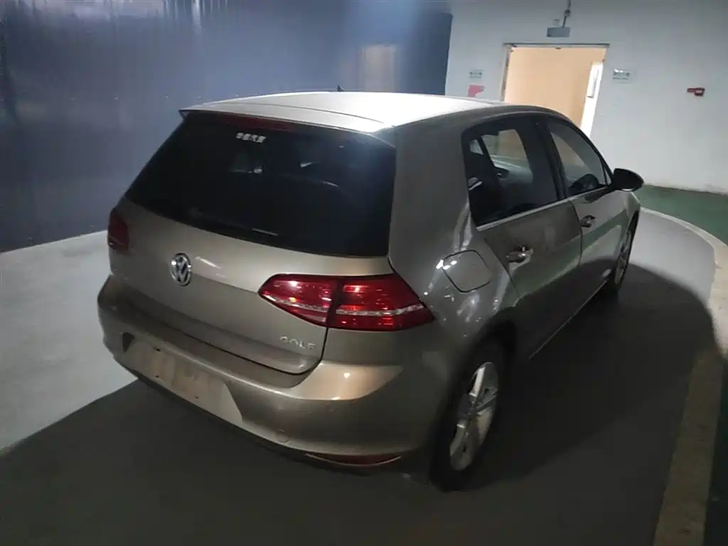 Volkswagen Golf 2014 1.6L Automatic Comfort фото 7