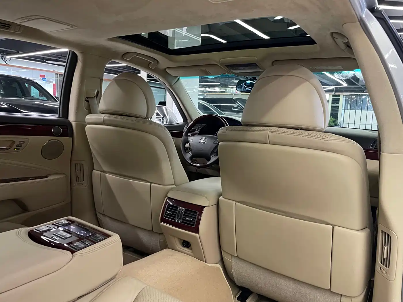 Lexus LS 2006 460L фото 10