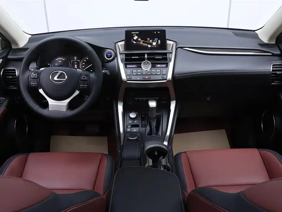 Lexus NX 2015 300h AWD F SPORT фото 24
