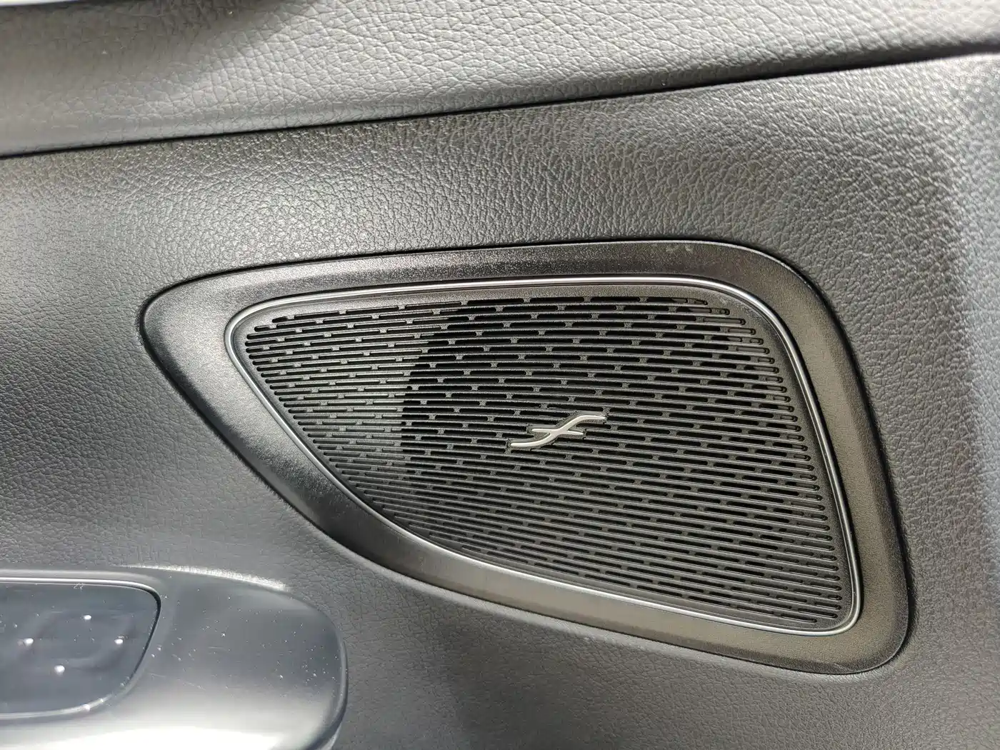 Mercedes-Benz C-Class 2024 C 260 L Sport фото 15