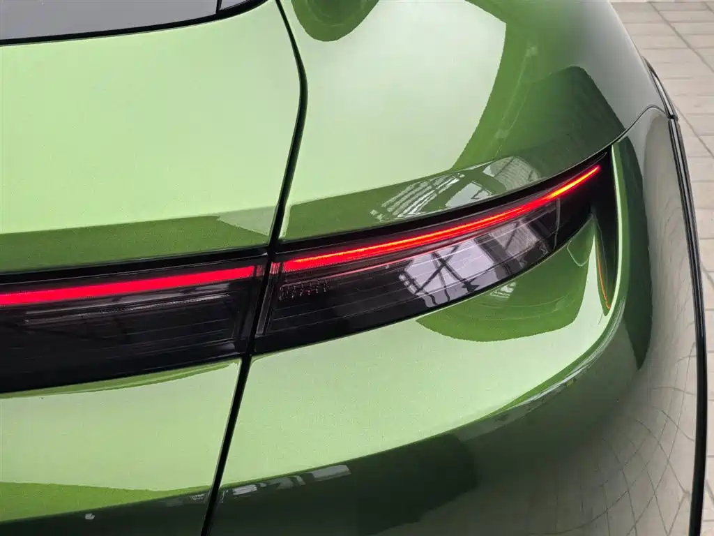 Porsche Taycan 2022 Taycan 4 Cross Turismo фото 18