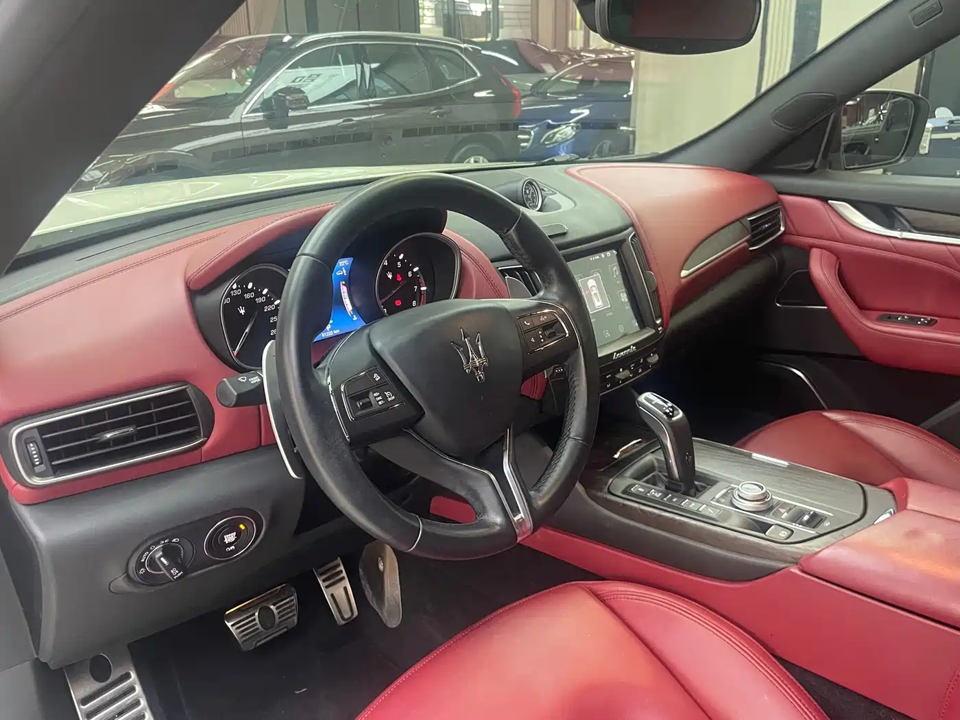 Фото 10 - Maserati Levante