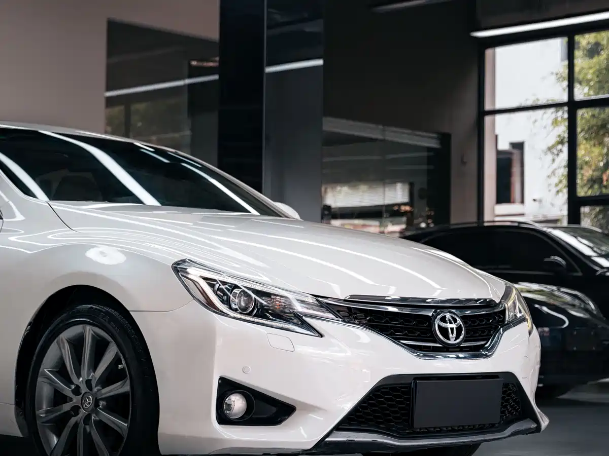 Toyota Reiz 2013 2.5V Shangrui Navigation Edition фото 7