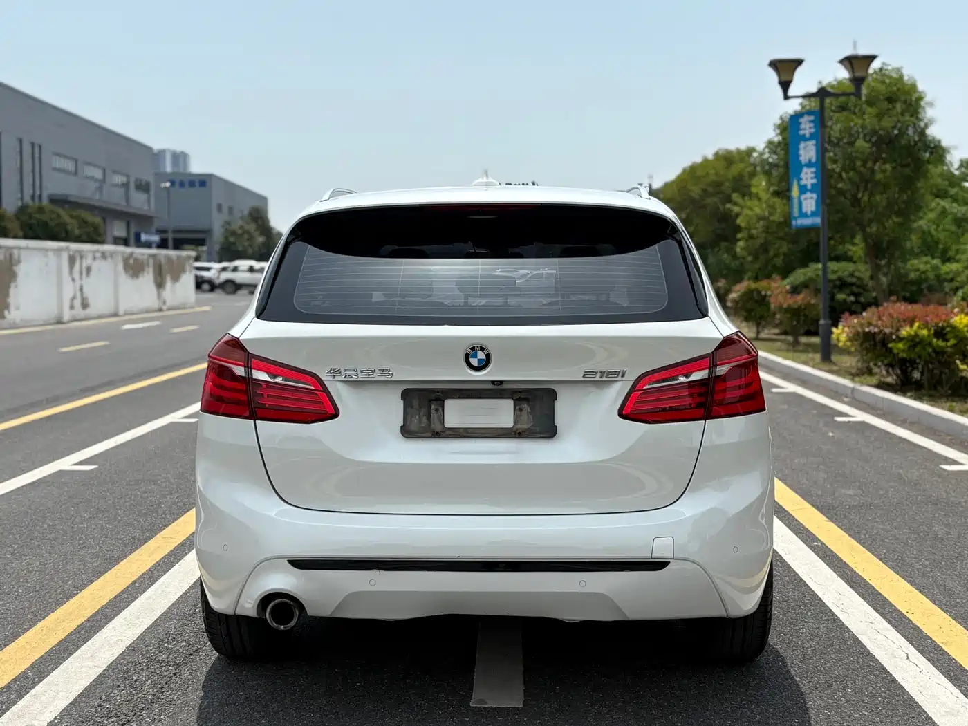 BMW 2 Series Touring 2018 218i M Sport Package фото 5