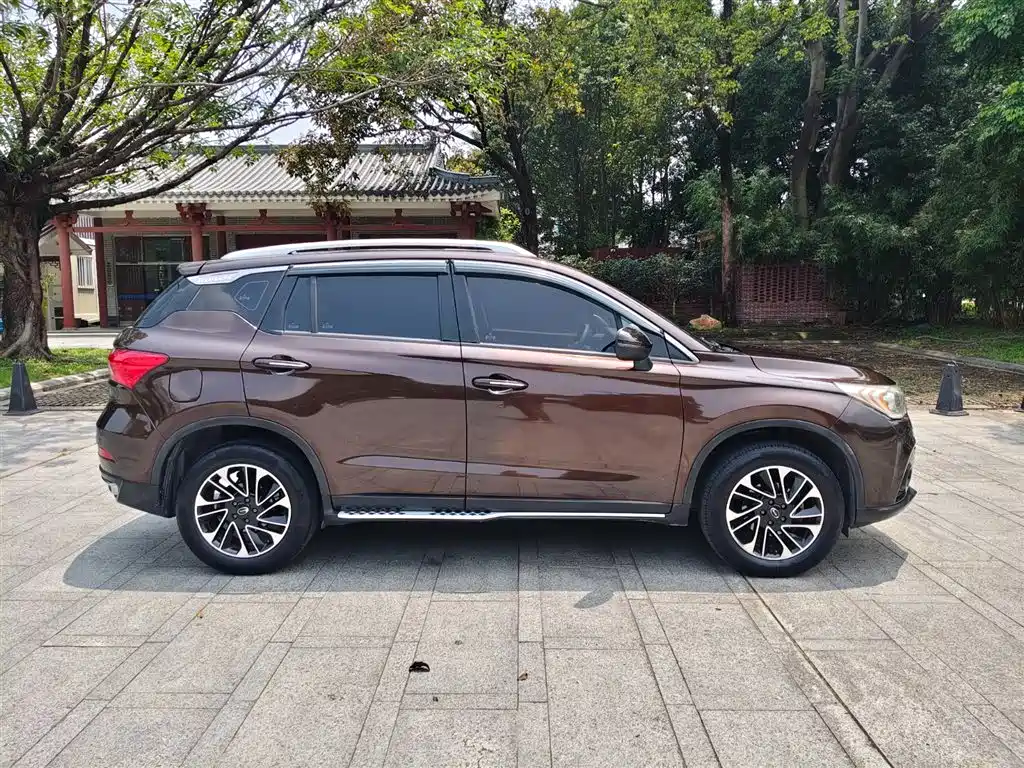 GAC Trumpchi Trumpchi GS4 2015 200T Manual Elite Edition фото 4