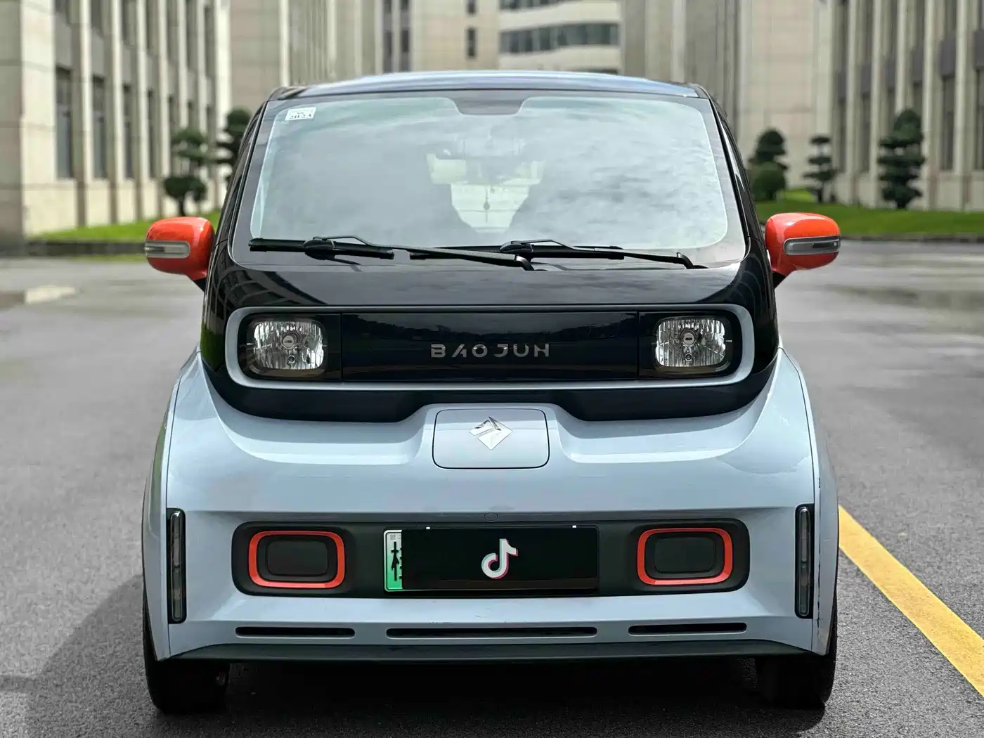 Фото 2 - Baojun KiWi EV