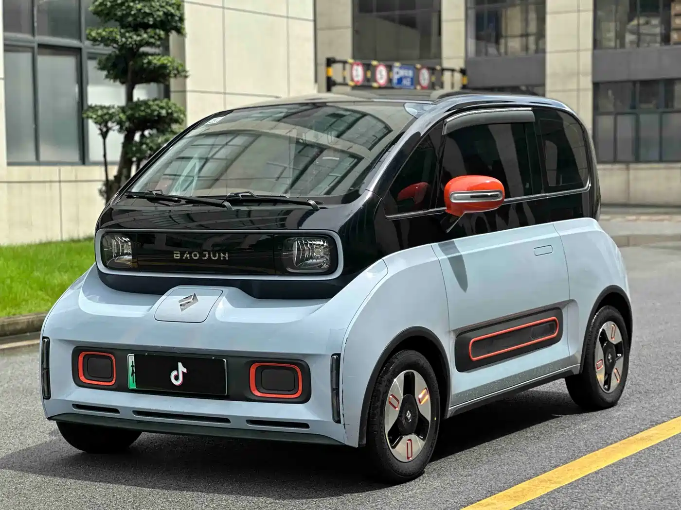 Фото 1 - Baojun KiWi EV