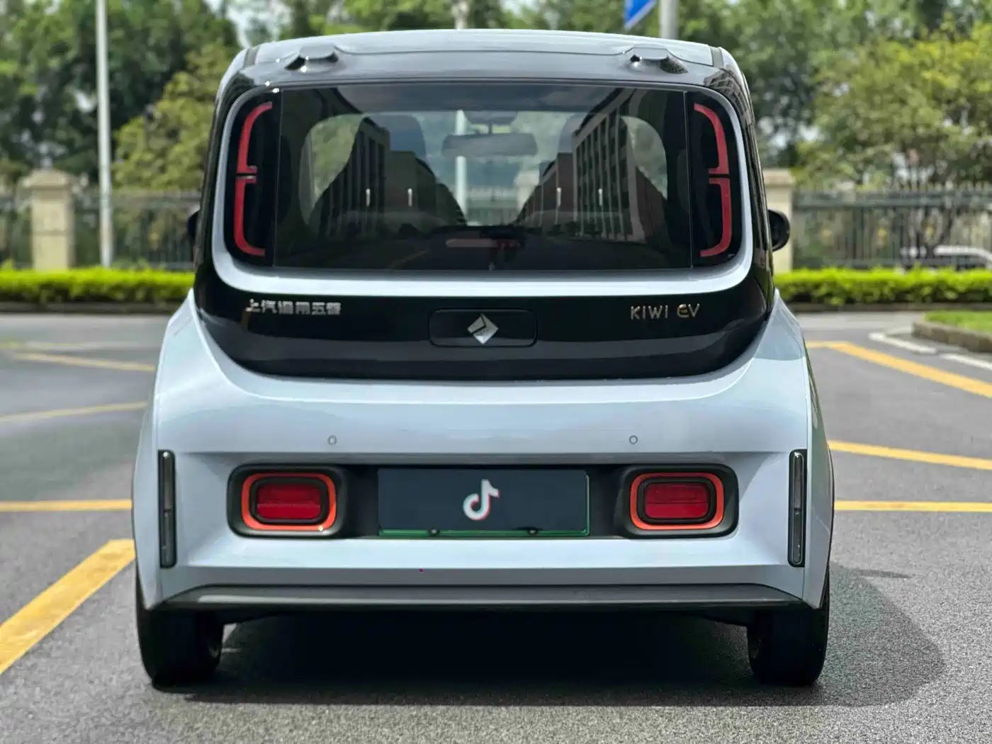 Фото 6 - Baojun KiWi EV