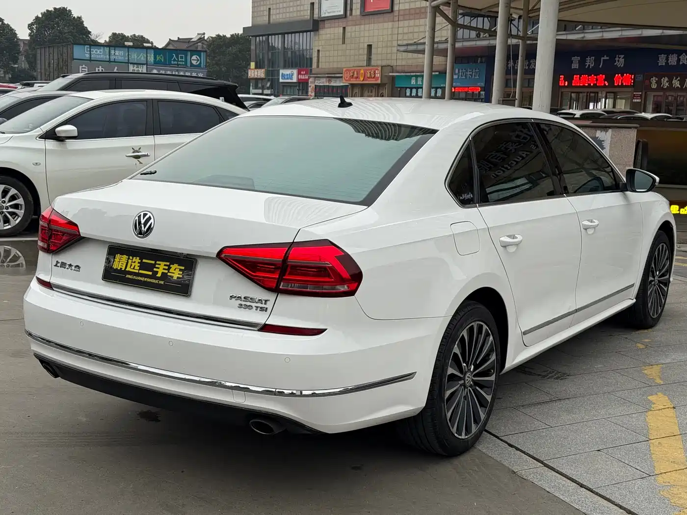 Volkswagen Passat 2016 330TSI DSG Executive Edition фото 6
