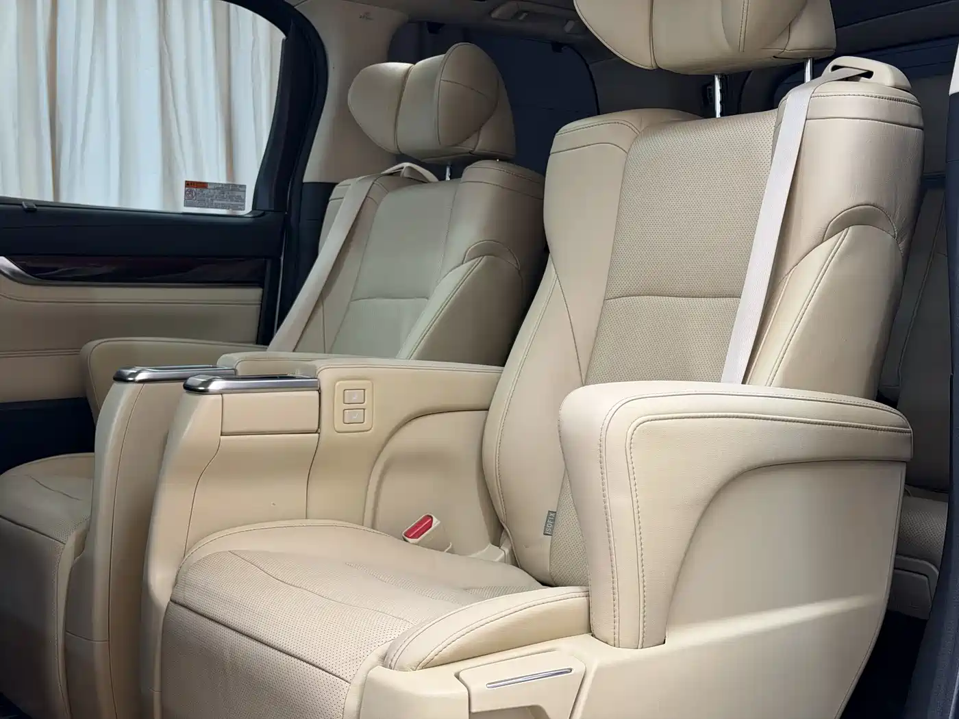 Toyota Alphard 2018 3.5L Luxury фото 11