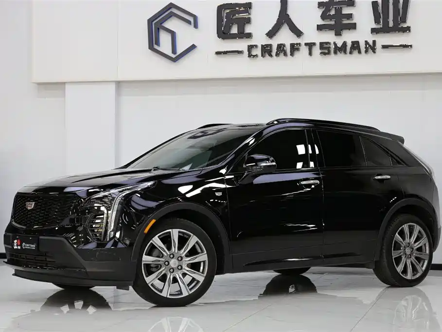 CADILLAC XT4