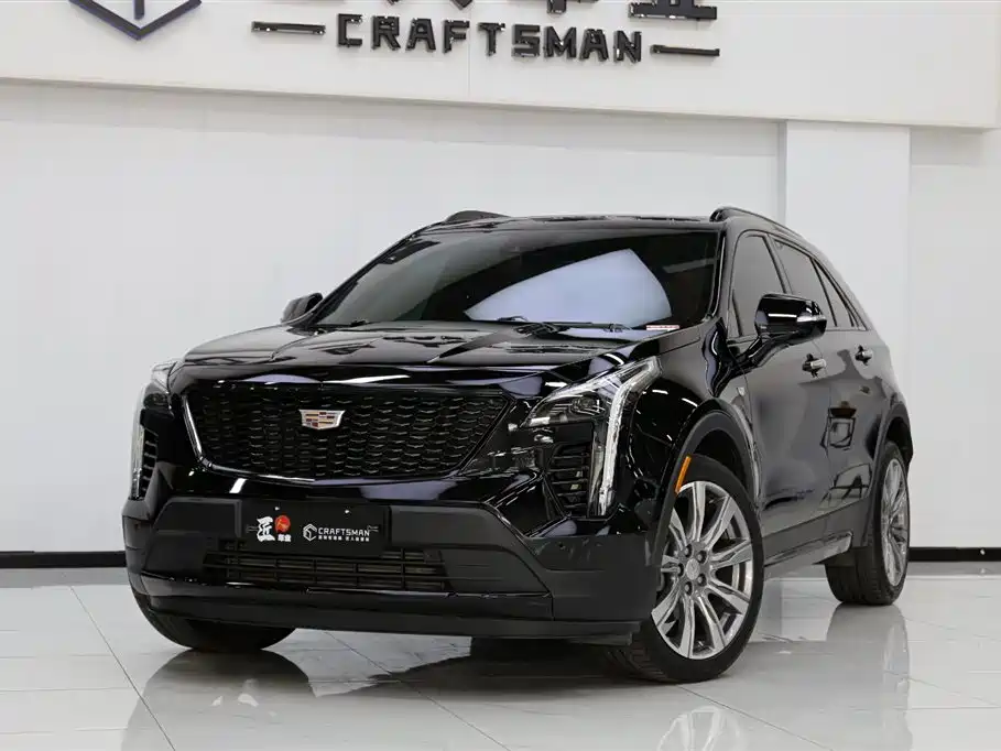 CADILLAC XT4
