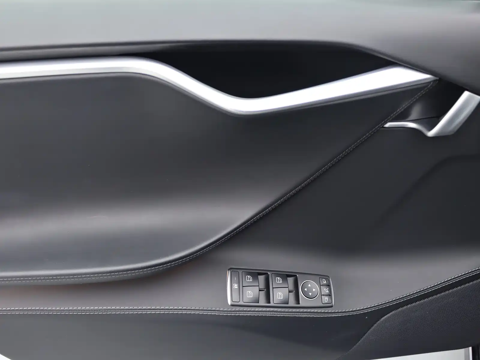 Фото 7 - Tesla Model S