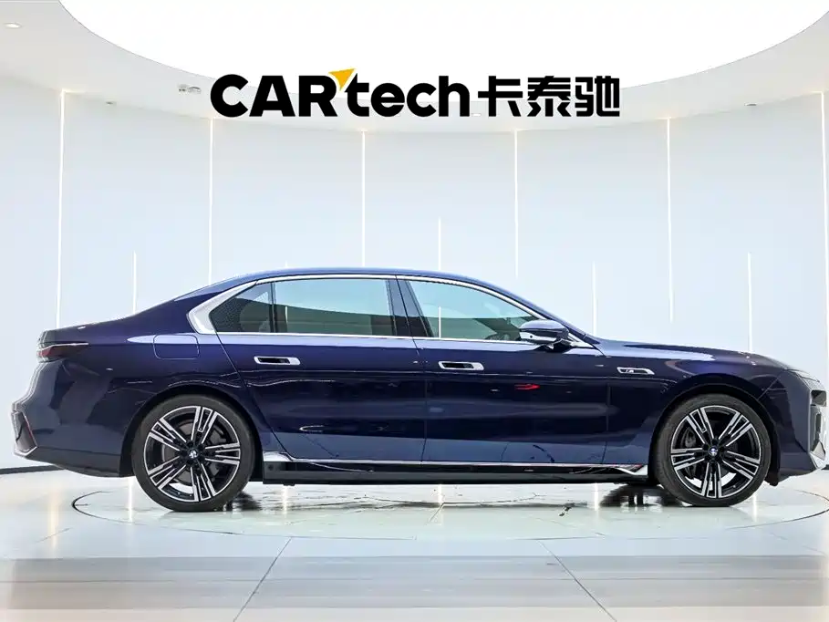 BMW i7 2023 Model xDrive60L M Sport Package фото 4