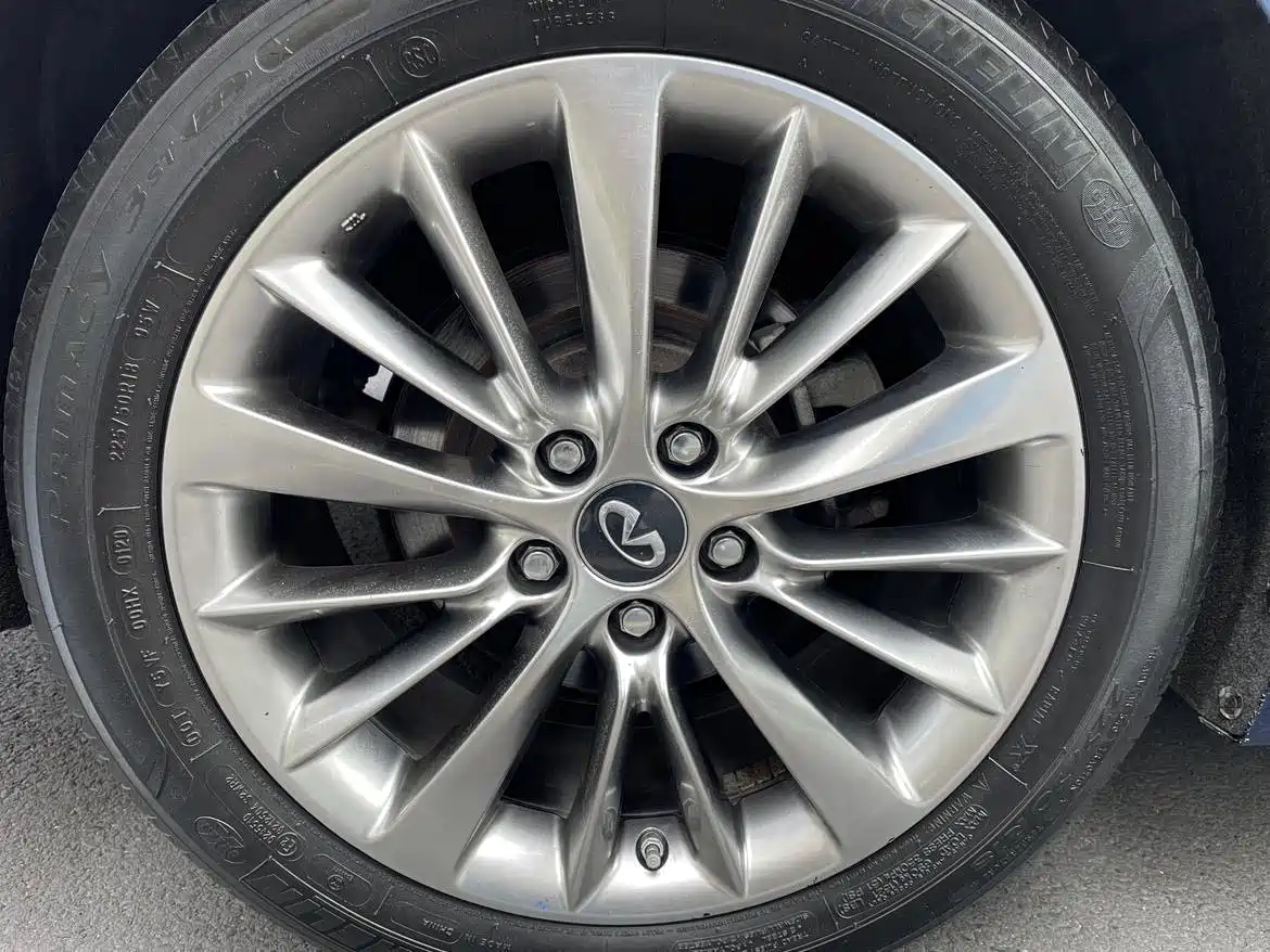 Infiniti Q50L 2020 2018 2.0T Premium Edition (China VI)
