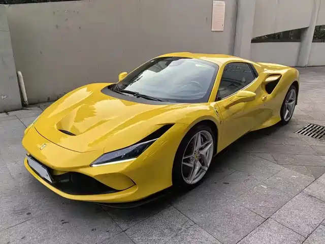 FERRARI F8