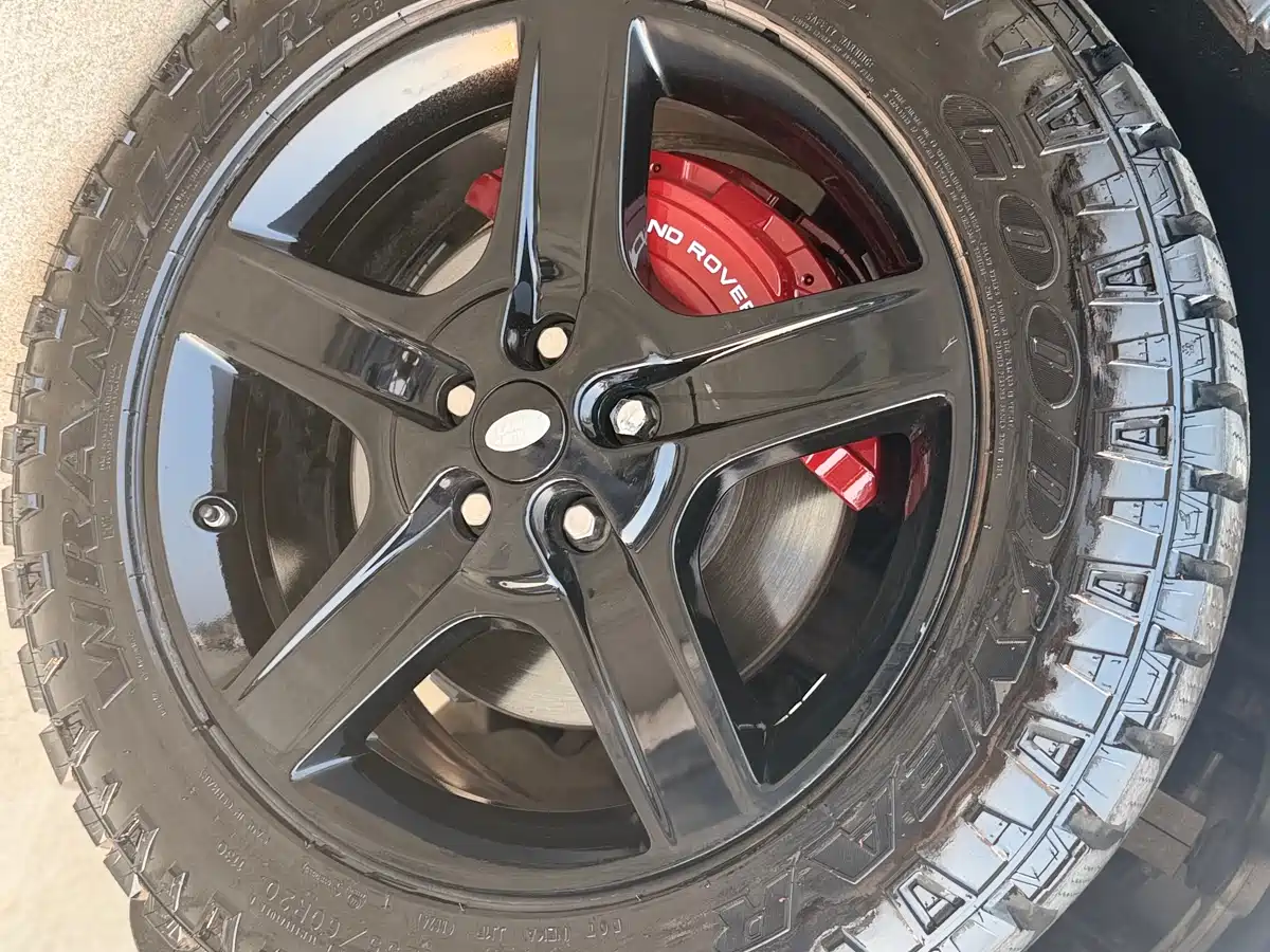 Land Rover Defender 2020 Model 110 P400 HSE фото 18
