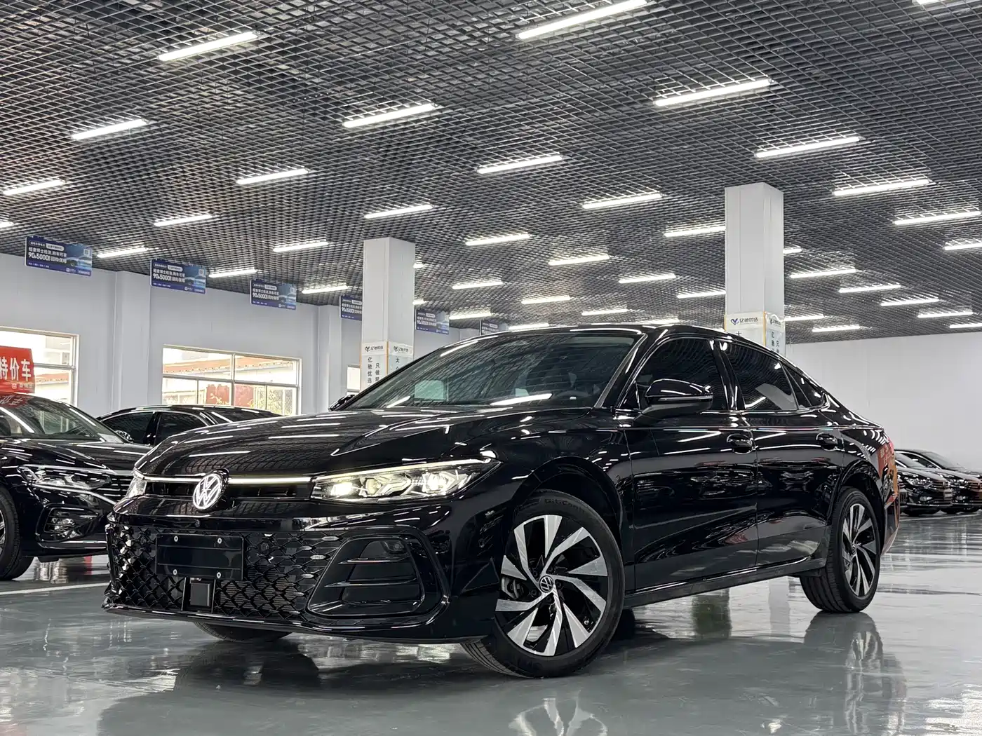 Volkswagen Passat 2025 2025 Model Pro 380TSI Starlight Dragon Edition