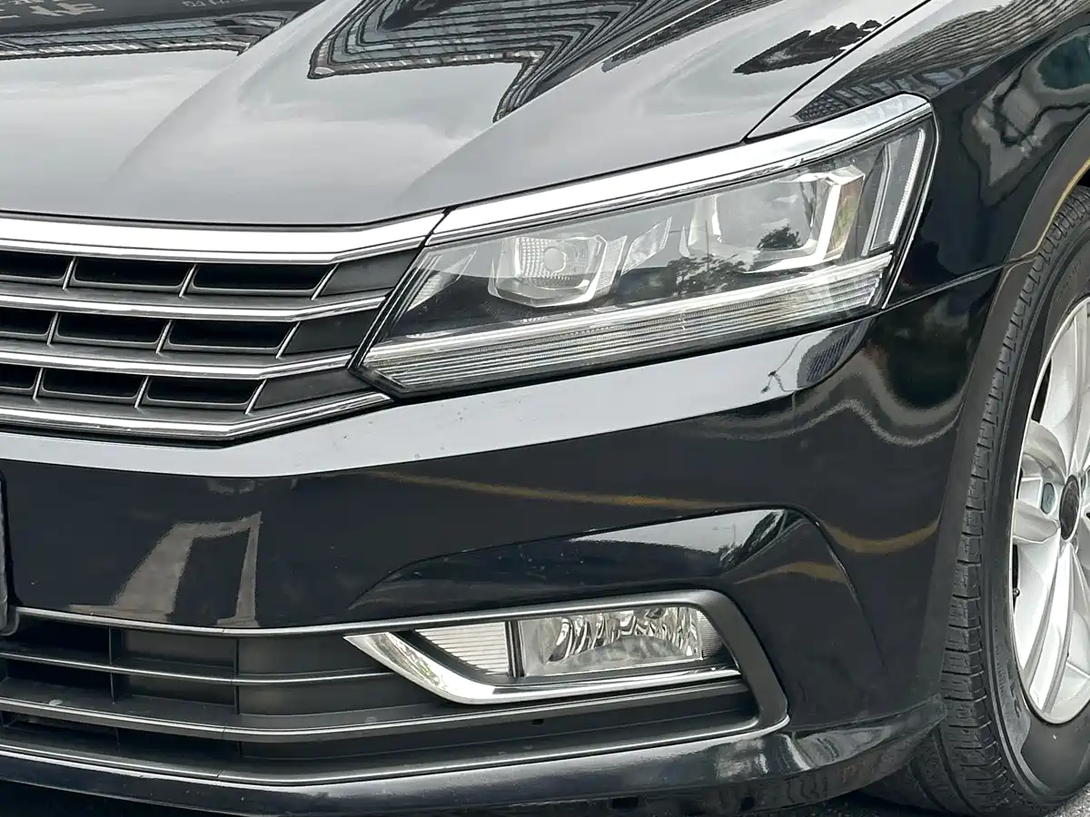 Volkswagen Passat 2016 330TSI DSG Honor Edition фото 4