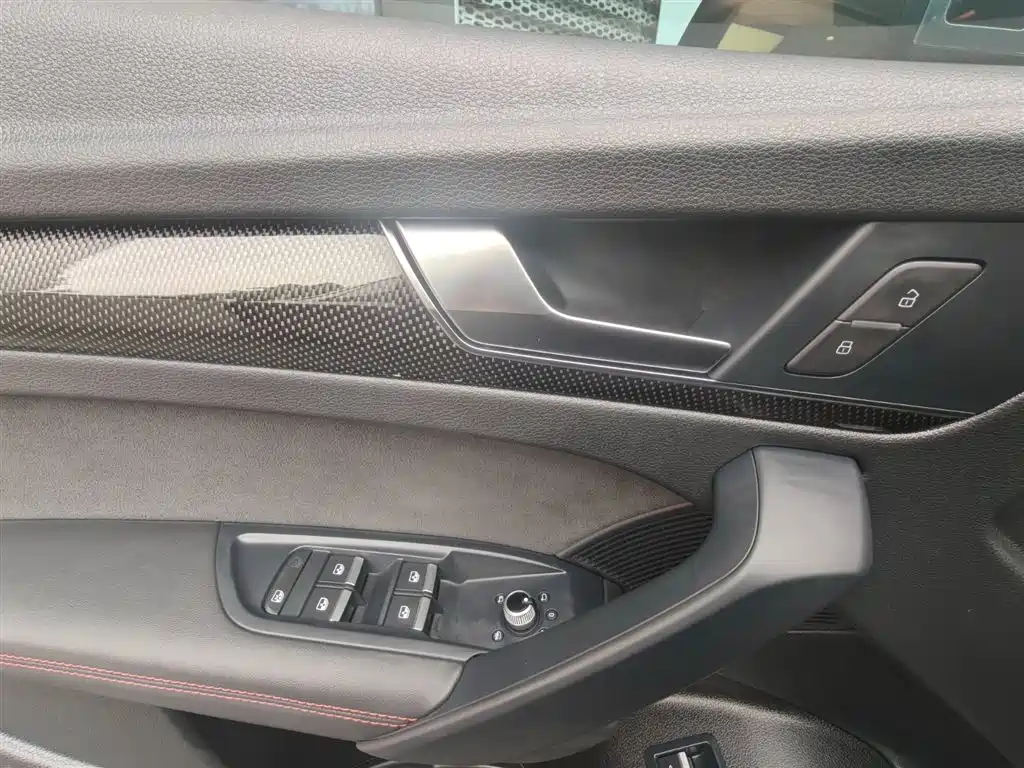 Audi SQ5 2021 3.0 TFSI quattro фото 11