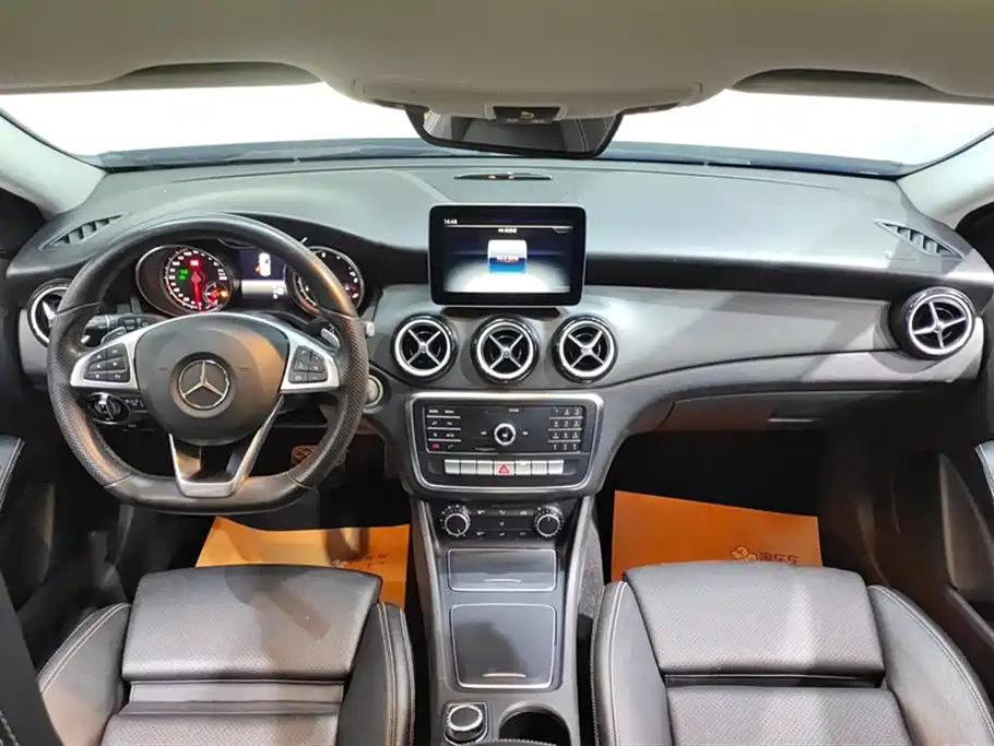 Mercedes-Benz GLA 2019 GLA 200 Dynamic фото 12