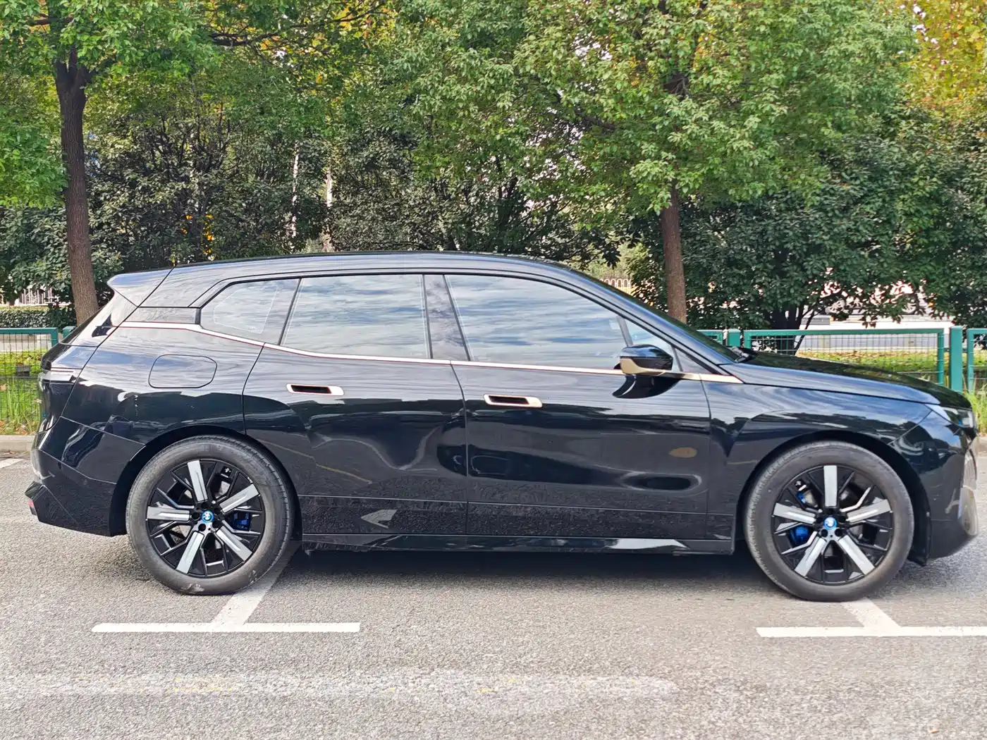 BMW iX 2022 xDrive40 фото 4