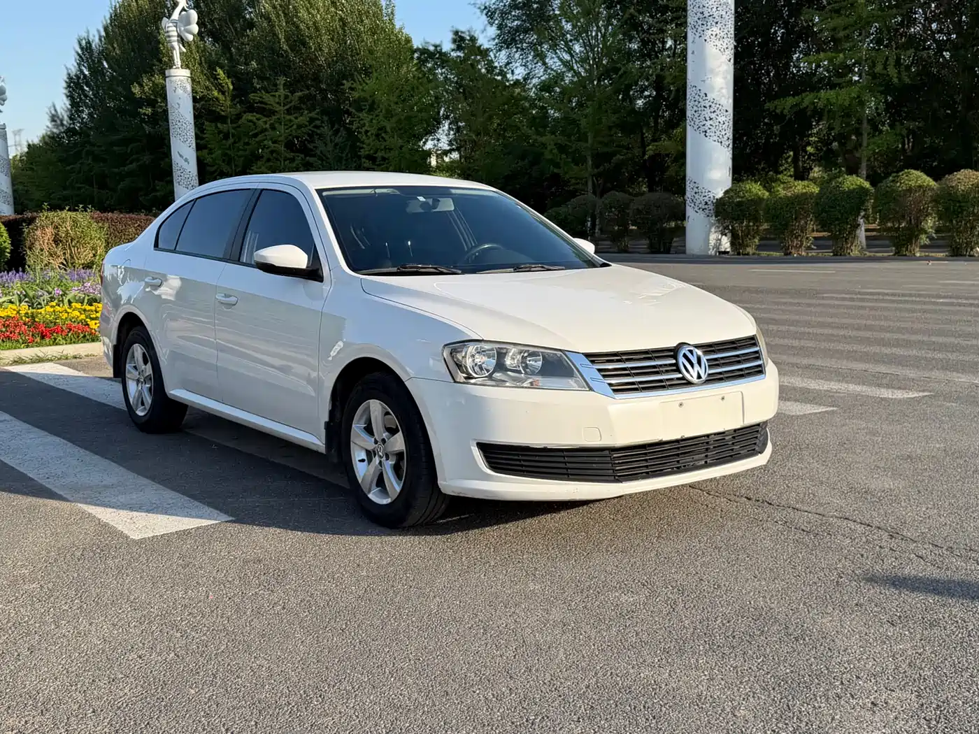 Volkswagen Lavida 2015 1.6L Automatic Comfort Edition фото 2