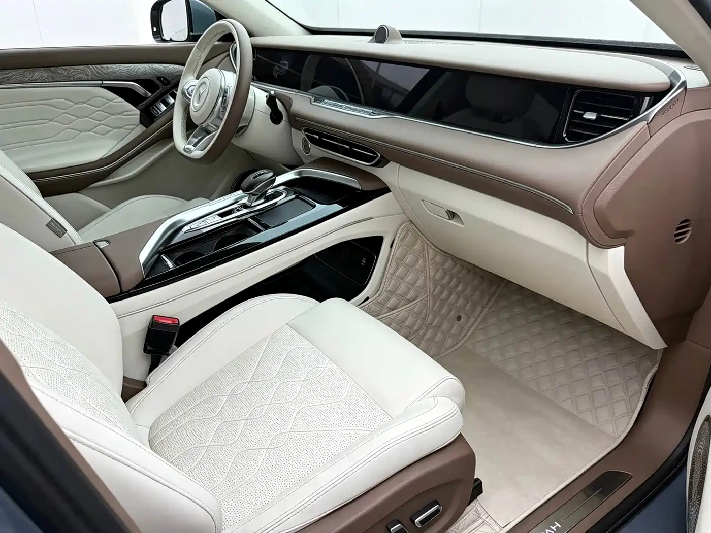 Voyah Free 2021 2021 AWD Standard Range Extender Exclusive Luxury Package